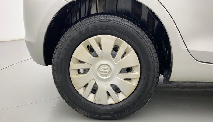 2013 Maruti Swift VXI, Petrol, Manual, 43,415 km, Right Rear Wheel