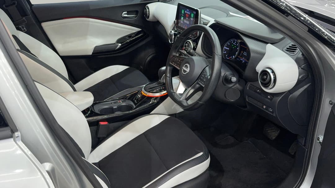 2023 Nissan Juke St-l+, Automatic, 26281 km, Right Side Front Door Cabin View