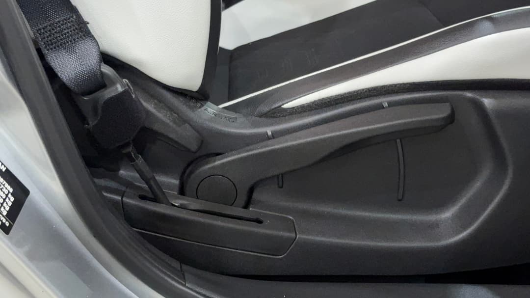 2023 Nissan Juke St-l+, Automatic, 26281 km, Drivers Side Adjustment Panel