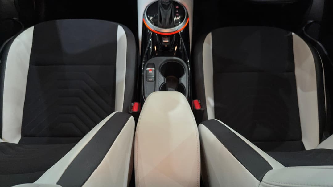 2023 Nissan Juke St-l+, Automatic, 26281 km, Center Console
