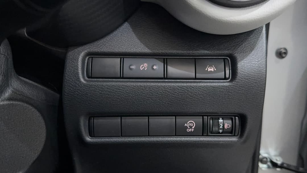 2023 Nissan Juke St-l+, Automatic, 26281 km, Utility Switches/Buttons