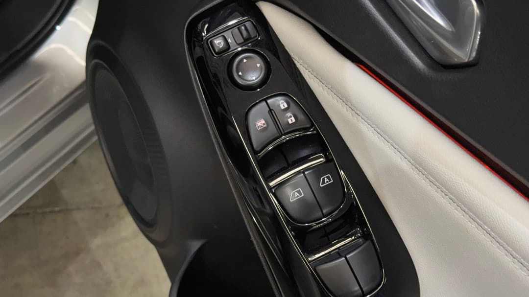 2023 Nissan Juke St-l+, Automatic, 26281 km, Drivers Side Door Panel Controls