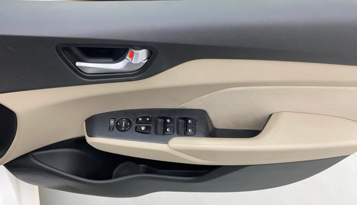 2018 Hyundai Verna 1.4 EX PETROL, Petrol, Manual, 70,650 km, Driver Side Door Panels Control