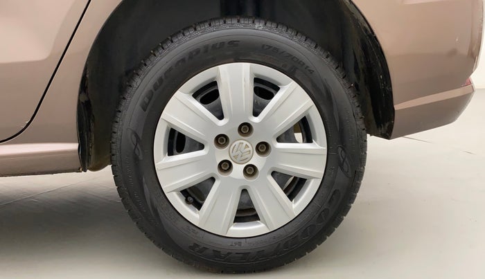2017 Volkswagen Ameo TRENDLINE 1.5L, Diesel, Manual, 1,03,568 km, Left Rear Wheel