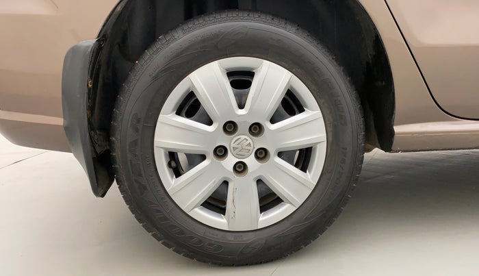 2017 Volkswagen Ameo TRENDLINE 1.5L, Diesel, Manual, 1,03,568 km, Right Rear Wheel