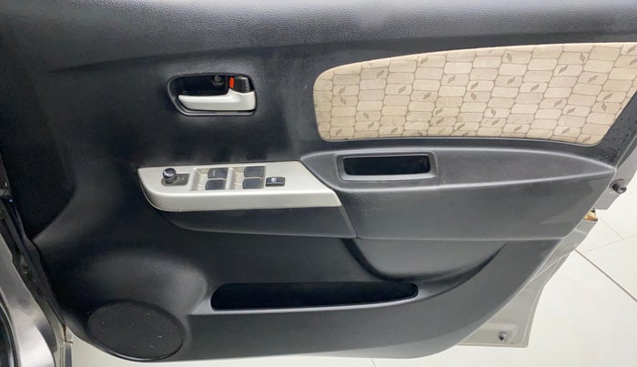 2013 Maruti Wagon R 1.0 VXI, Petrol, Manual, 62,153 km, Driver Side Door Panels Control