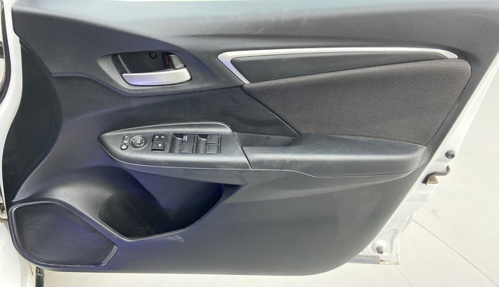 2022 Honda WR-V 1.2 i-VTEC VX MT, Petrol, Manual, 6,644 km, Driver Side Door Panels Control
