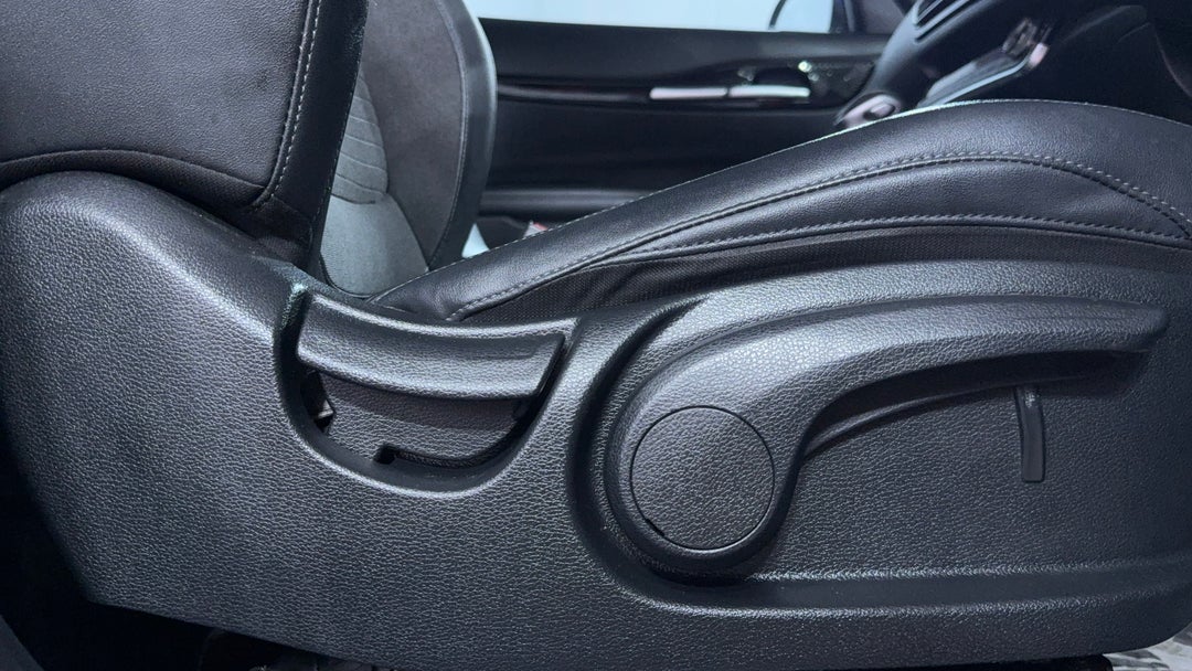 2021 Kia Seltos Sport+ (fwd), Automatic, 112619 km, Drivers Side Adjustment Panel