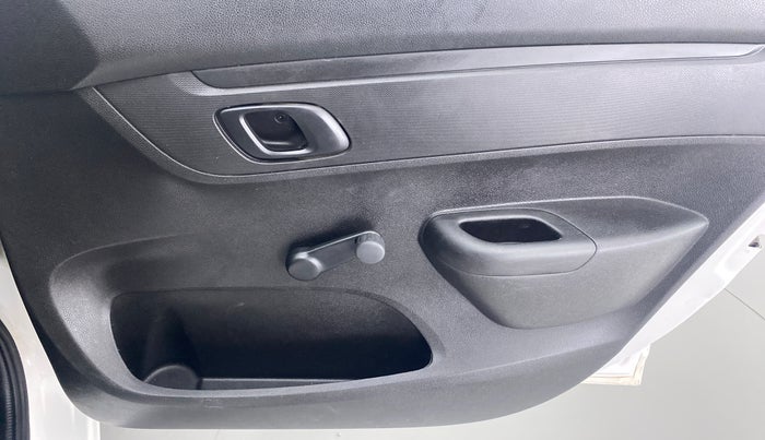 2017 Renault Kwid RXL, Petrol, Manual, 15,227 km, Driver Side Door Panels Control