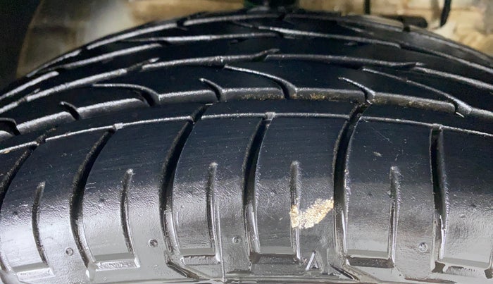2021 Mahindra XUV300 1.2 W6 MT, Petrol, Manual, 9,135 km, Right Front Tyre Tread