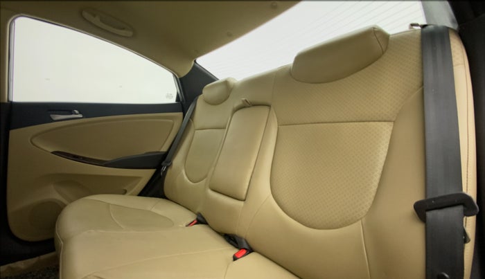 2017 Hyundai Verna 1.6 VTVT SX O, Petrol, Manual, 82,196 km, Right Side Rear Door Cabin