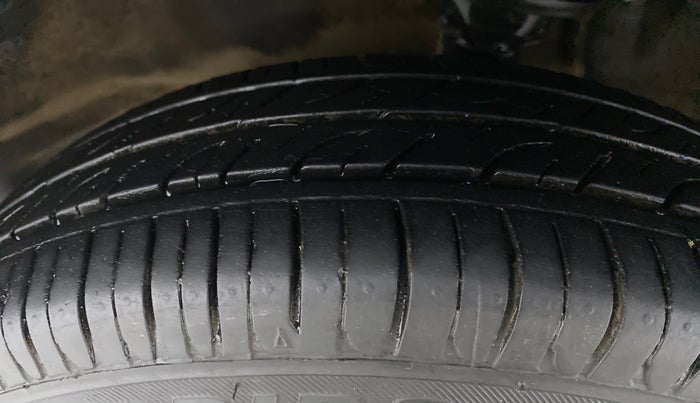 2018 Maruti Alto 800 LXI, Petrol, Manual, 42,152 km, Left Front Tyre Tread