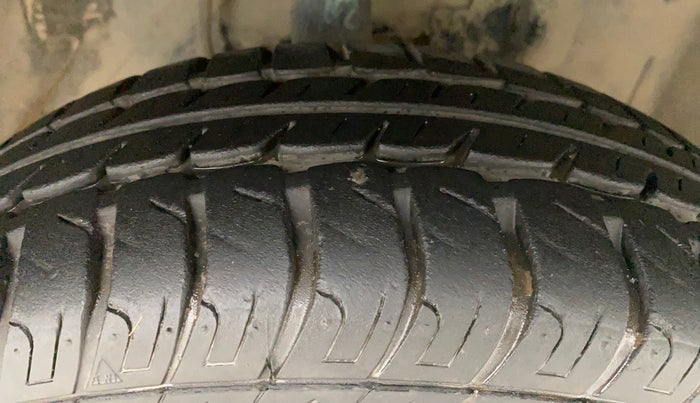 2015 Datsun Go Plus T, Petrol, Manual, 37,490 km, Right Front Tyre Tread
