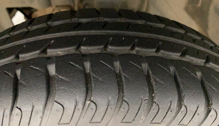 2015 Datsun Go Plus T, Petrol, Manual, 37,490 km, Left Front Tyre Tread