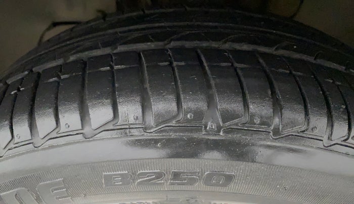 2022 Tata TIGOR XZ PLUS PETROL, Petrol, Manual, 32,163 km, Left Front Tyre Tread