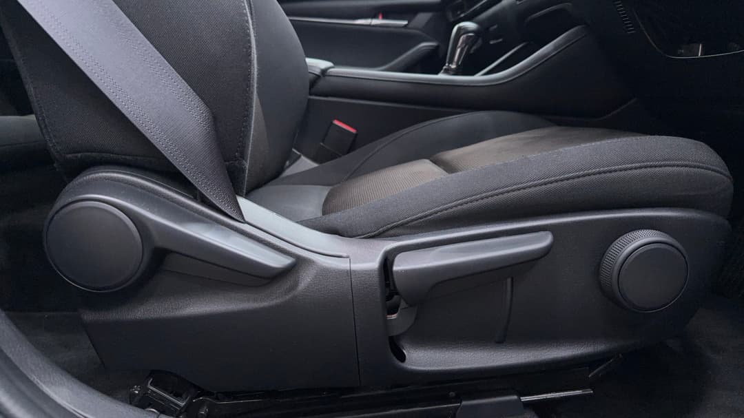 2024 Mazda 3 G20 Pure, Automatic, 24189 km, Drivers Side Adjustment Panel