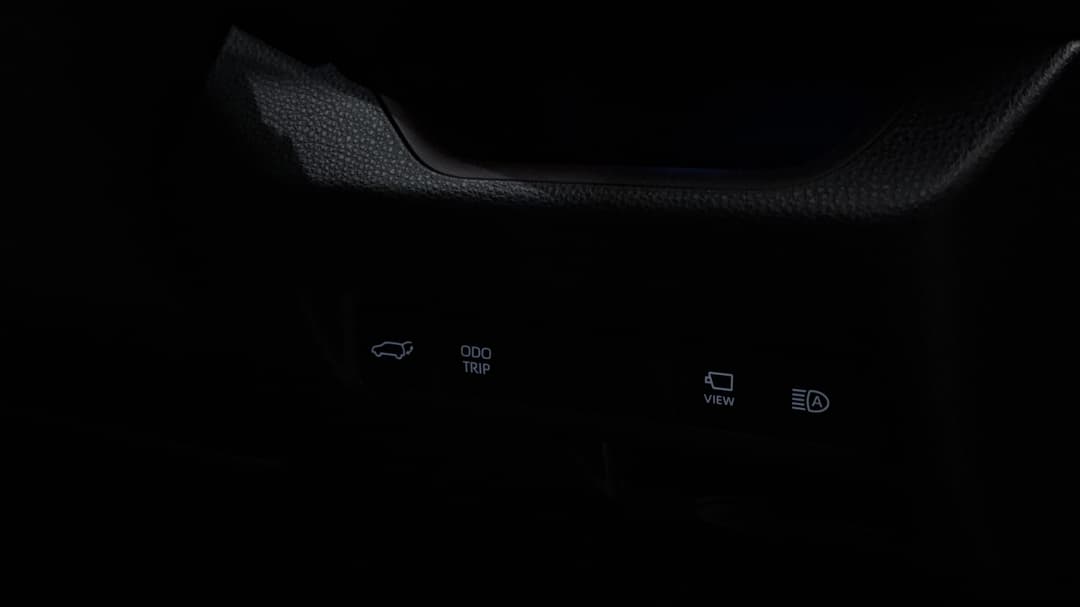2025 Toyota RAV4 Cruiser (AWD) Hybrid, Automatic, 15245 km, Utility Switches/Buttons