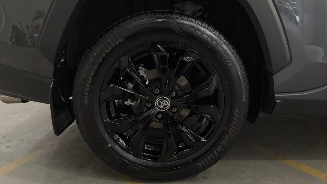 2025 Toyota RAV4 Cruiser (AWD) Hybrid, Automatic, 15245 km, Right Rear Wheel