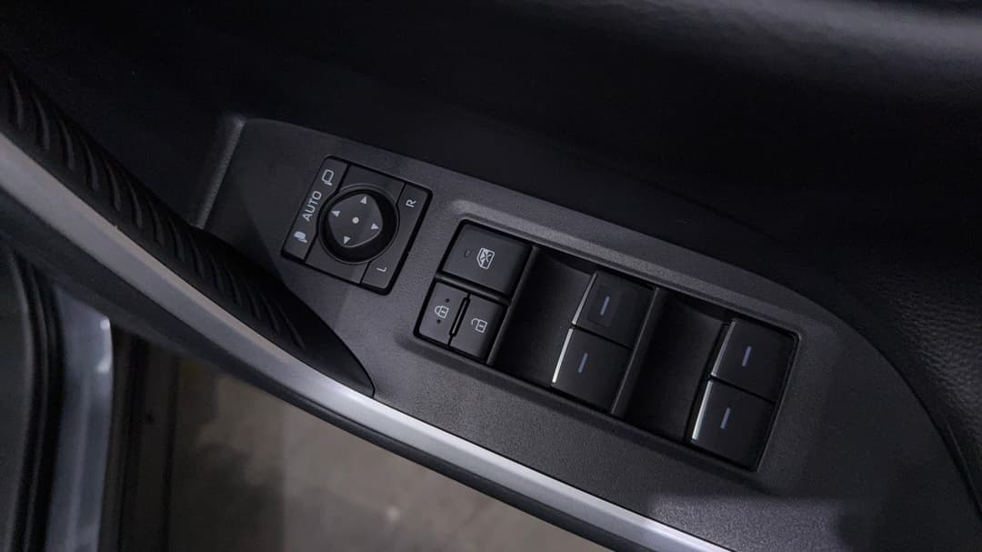 2025 Toyota RAV4 Cruiser (AWD) Hybrid, Automatic, 15245 km, Drivers Side Door Panel Controls