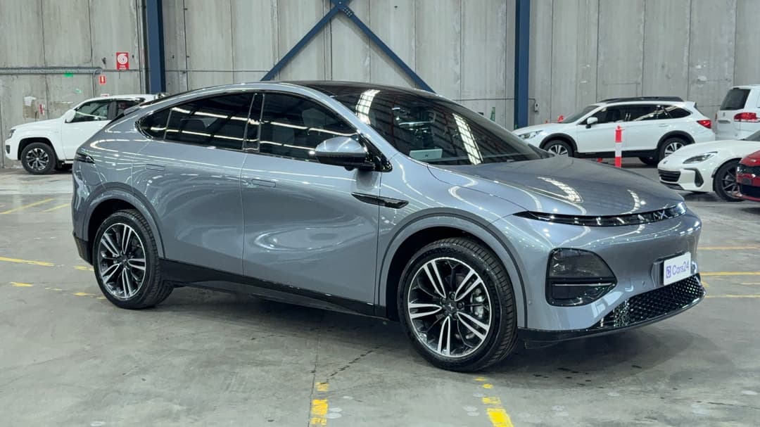 2025 Xpeng G6 Long Range, Automatic, 12467 km, Right Front Diagonal (45- Degree) View