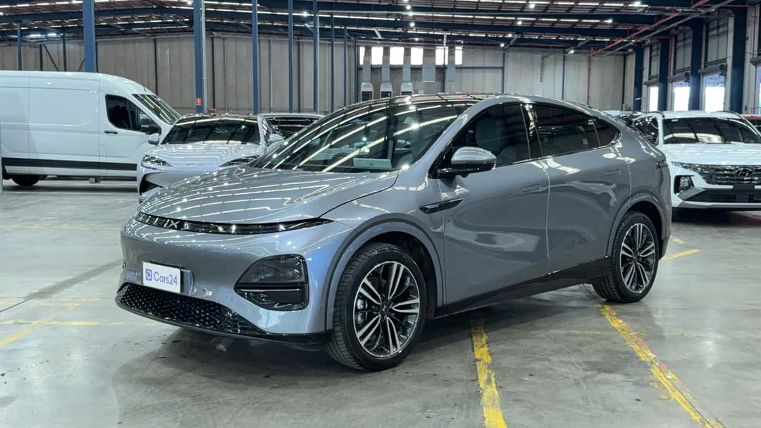 2025 Xpeng G6 Long Range, Automatic, 12467 km, Left Front Diagonal (45- Degree) View