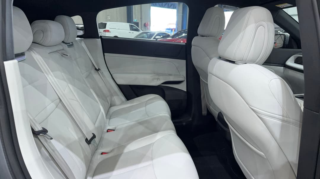 2025 Xpeng G6 Long Range, Automatic, 12467 km, Right Side Rear Door Cabin View