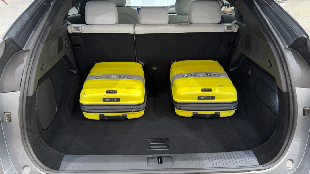2025 Xpeng G6 Long Range, Automatic, 12467 km, Boot Inside View with Luggage