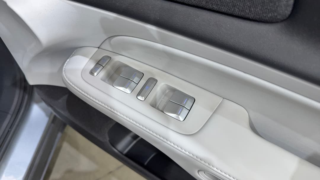 2025 Xpeng G6 Long Range, Automatic, 12467 km, Drivers Side Door Panel Controls