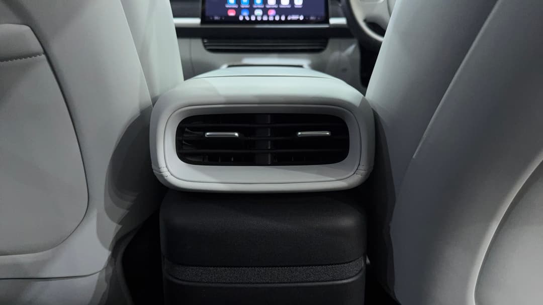 2025 Xpeng G6 Long Range, Automatic, 12467 km, Rear A/C Vent