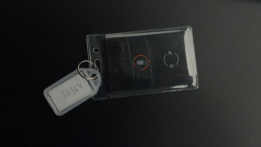 2019 Tesla Model 3 Standard Range Plus, Automatic, 45921 km, Key Close-up