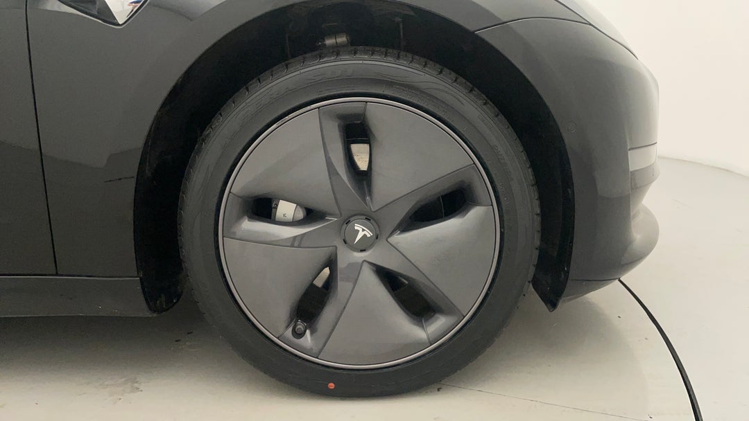 2019 Tesla Model 3 Standard Range Plus, Automatic, 45921 km, Right Front Wheel
