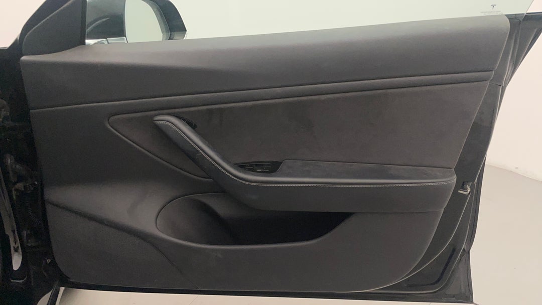 2019 Tesla Model 3 Standard Range Plus, Automatic, 45921 km, Speaker View