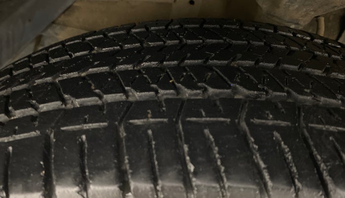 2017 Mahindra XUV500 W8 FWD, Diesel, Manual, 51,735 km, Left Front Tyre Tread