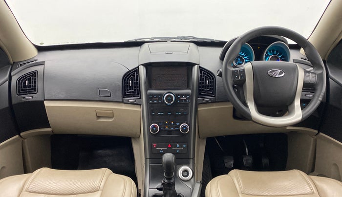 2017 Mahindra XUV500 W8 FWD, Diesel, Manual, 51,735 km, Dashboard