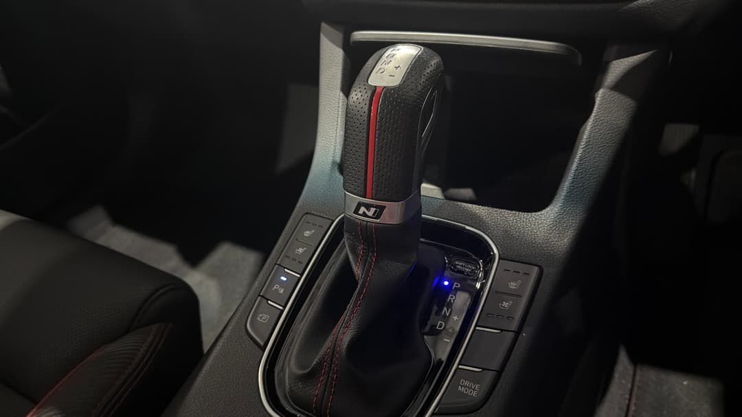 2022 Hyundai i30 N Line Premium, Automatic, 27165 km, Gear Lever 