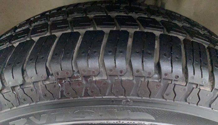 2018 Maruti Alto K10 VXI P, Petrol, Manual, 28,949 km, Left Front Tyre Tread