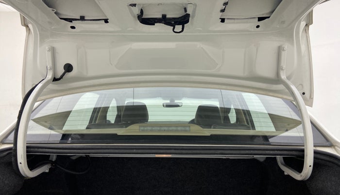 2018 Volkswagen Ameo HIGHLINE PLUS 1.5L 16 ALLOY, Diesel, Manual, 73,974 km, Dicky (Boot door) - Spoiler has minor damage