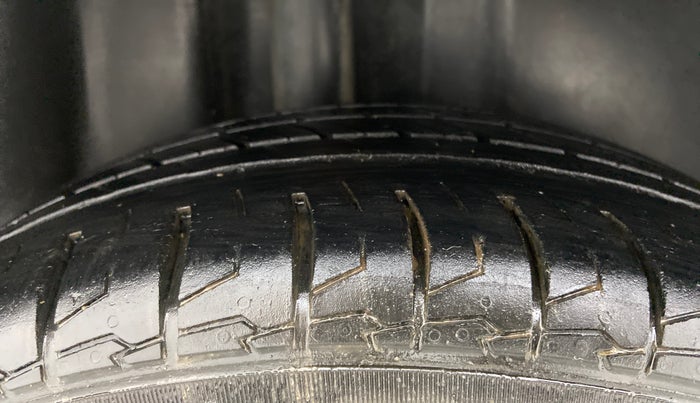 2018 Volkswagen Ameo HIGHLINE PLUS 1.5L 16 ALLOY, Diesel, Manual, 73,974 km, Right Rear Tyre Tread