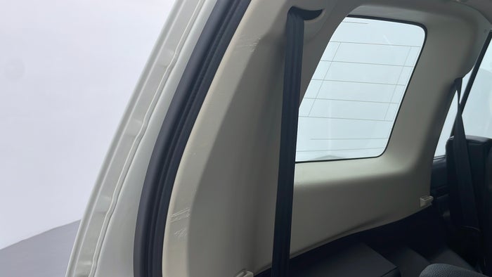 MITSUBISHI PAJERO-Dicky /Boot Door Boot interior Scratch