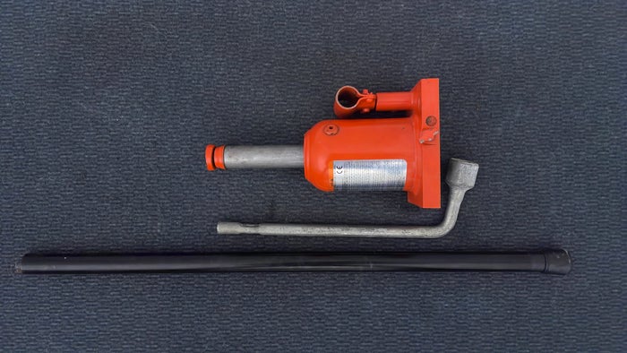 MITSUBISHI PAJERO-Tool Kit