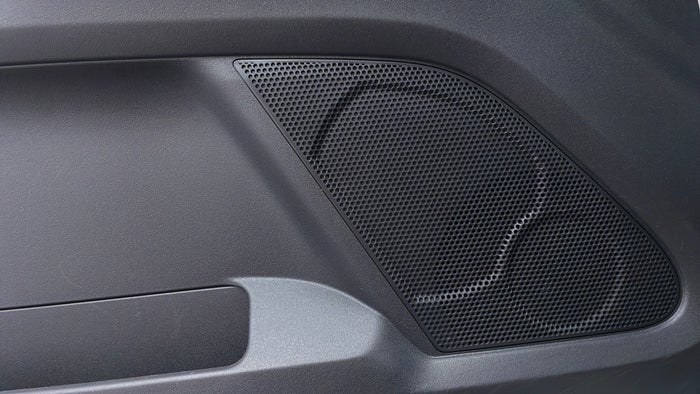 MITSUBISHI PAJERO-Speakers
