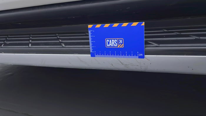 MITSUBISHI PAJERO-Running Board LHS Scratch