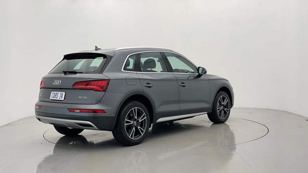 Right Back Diagonal (45- Degree) View