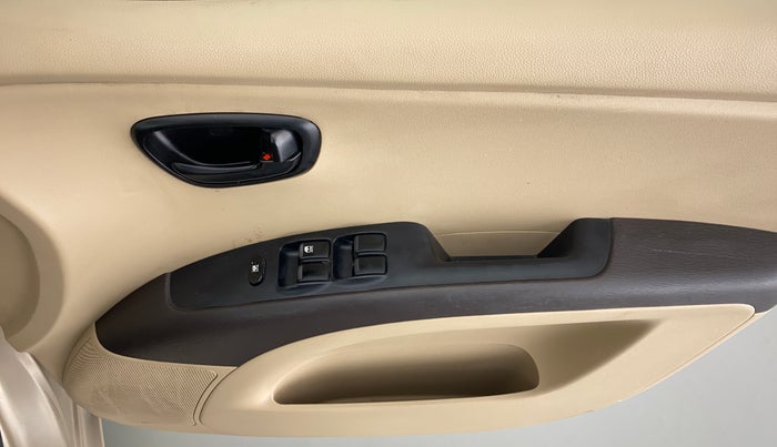 2010 Hyundai i10 MAGNA 1.1 IRDE2, Petrol, Manual, 60,791 km, Driver Side Door Panels Control