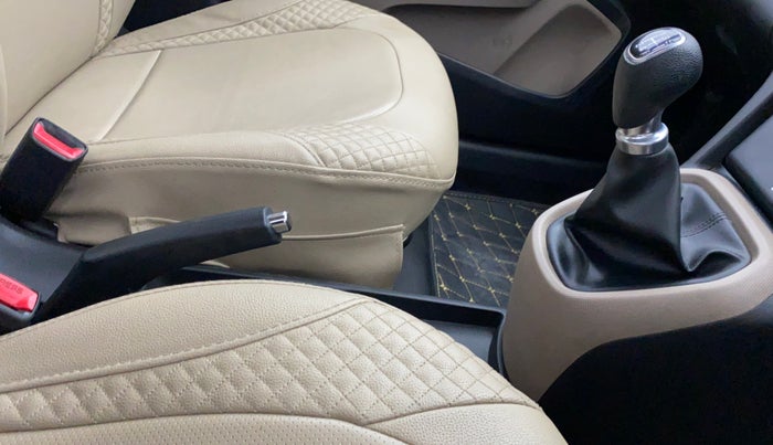 2017 Hyundai Xcent SX 1.2, Petrol, Manual, 44,805 km, Gear Lever