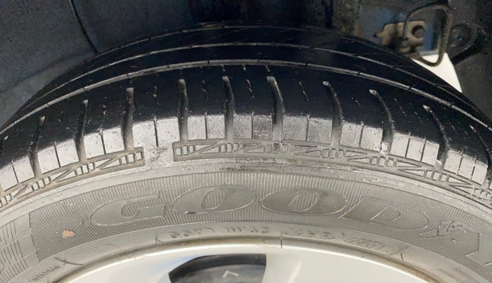 2017 Hyundai Xcent SX 1.2, Petrol, Manual, 44,805 km, Left Rear Tyre Tread