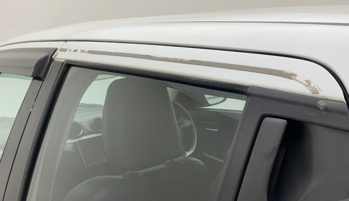 2018 Maruti Swift ZDI PLUS, Diesel, Manual, 80,361 km, Rear left door - Door visor damaged