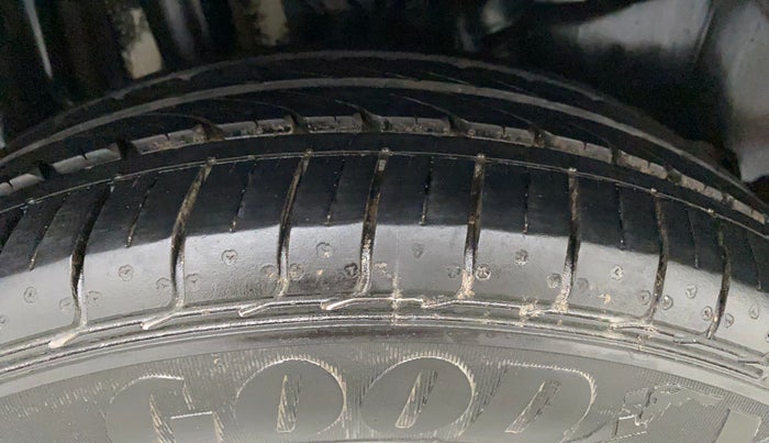 2018 Maruti Swift ZDI PLUS, Diesel, Manual, 80,361 km, Right Rear Tyre Tread