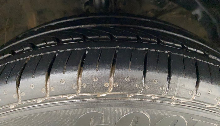 2018 Maruti Swift ZDI PLUS, Diesel, Manual, 80,361 km, Right Front Tyre Tread