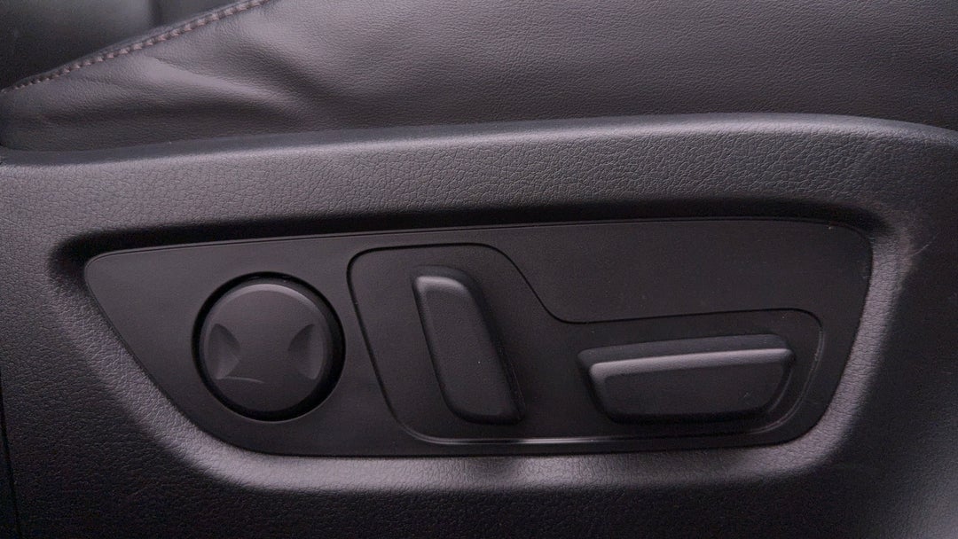 2021 Mazda CX-30 G25 Astina (FWD), Automatic, 56086 km, Drivers Side Adjustment Panel